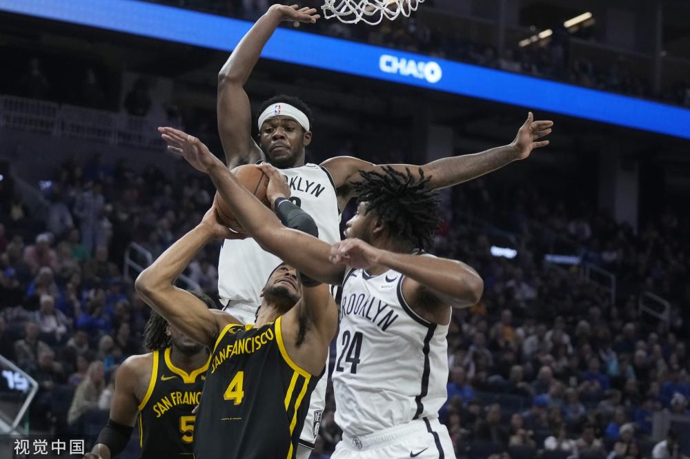 他们表现出 他们表现出