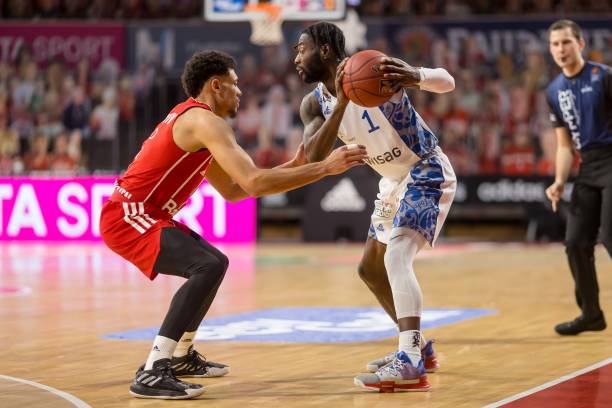 队的默契配 队的默契配